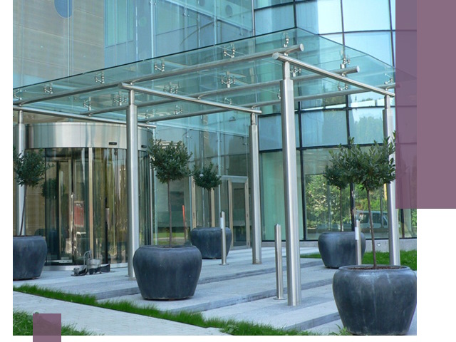 Навесы из стекла на заказ в Сергиеве Посаде — монтаж и установка